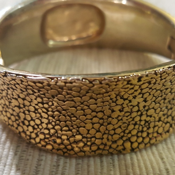 Pebbled Gold & Brown 7" Cuff - Picture 6 of 6